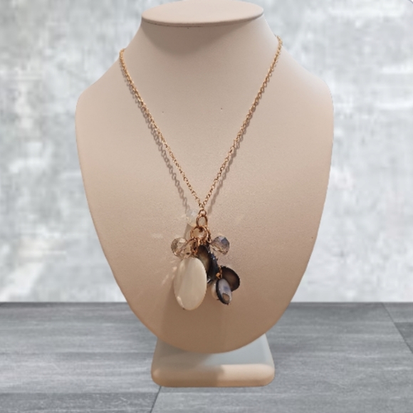 Vintage Jewelry - Vintage Rare Native Gems, Mother of Pearls & Crystals Pendant Necklace.